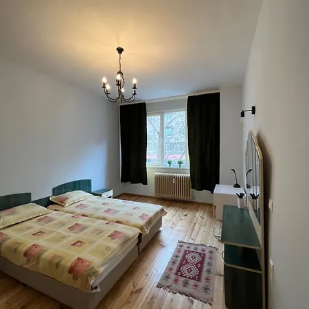 Apartment 113 In With 2br And 2 Full Bath *